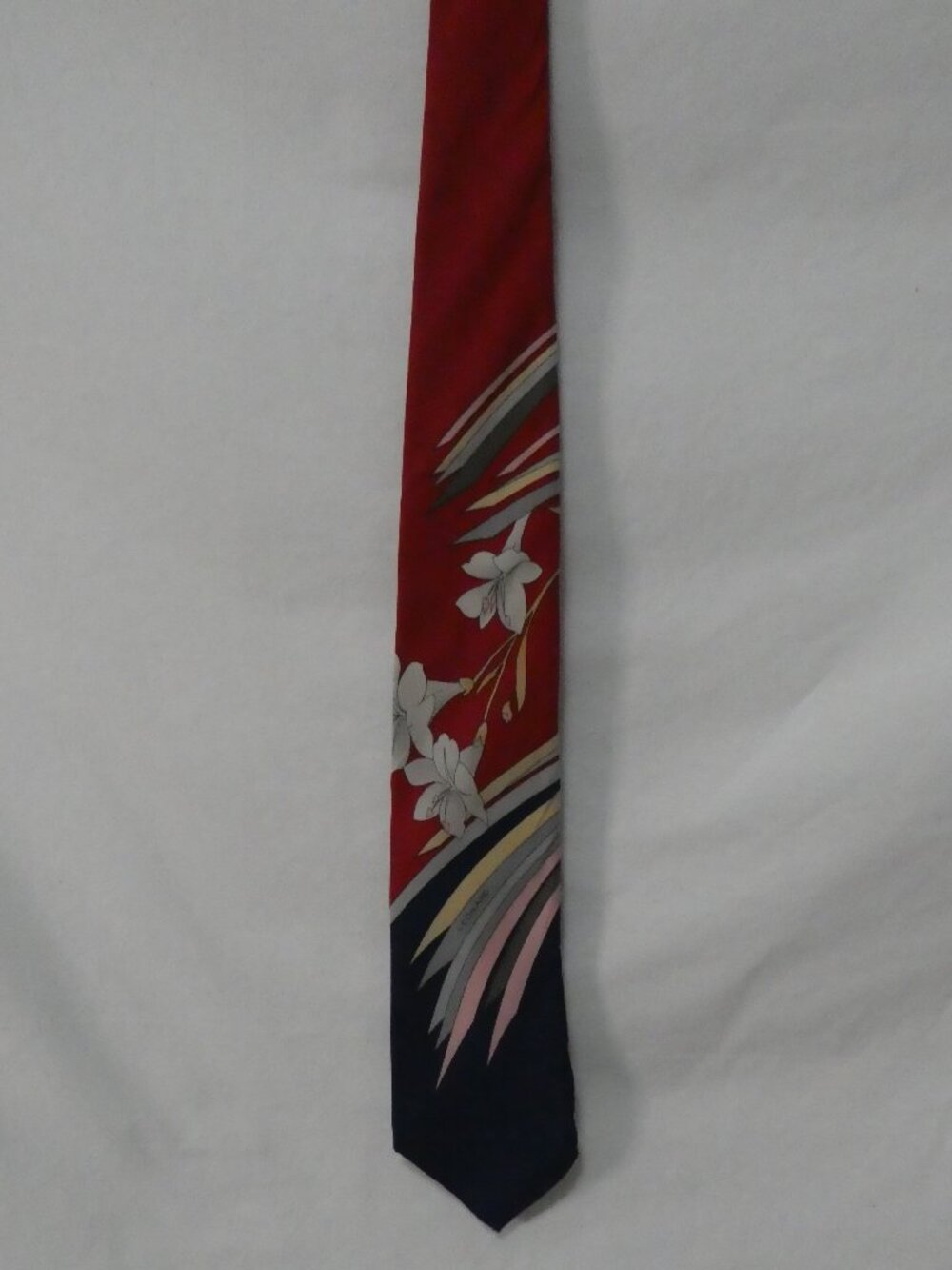 Vintage LEONARD PARIS Silk Floral Tie Red Navy Blue Made In Italy